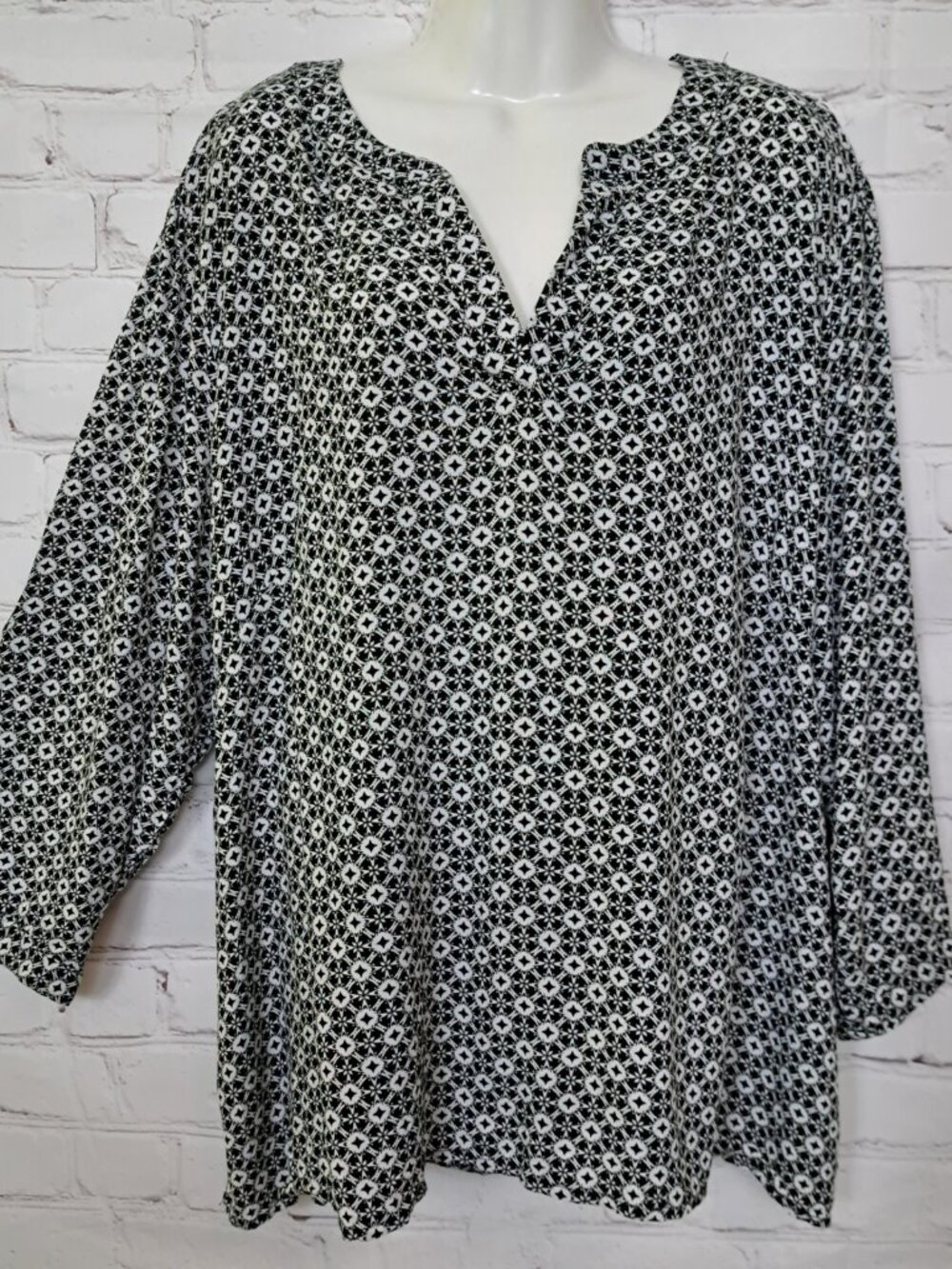Jones New York Geometric  Soft & Comfy Rayon Top Size 3X